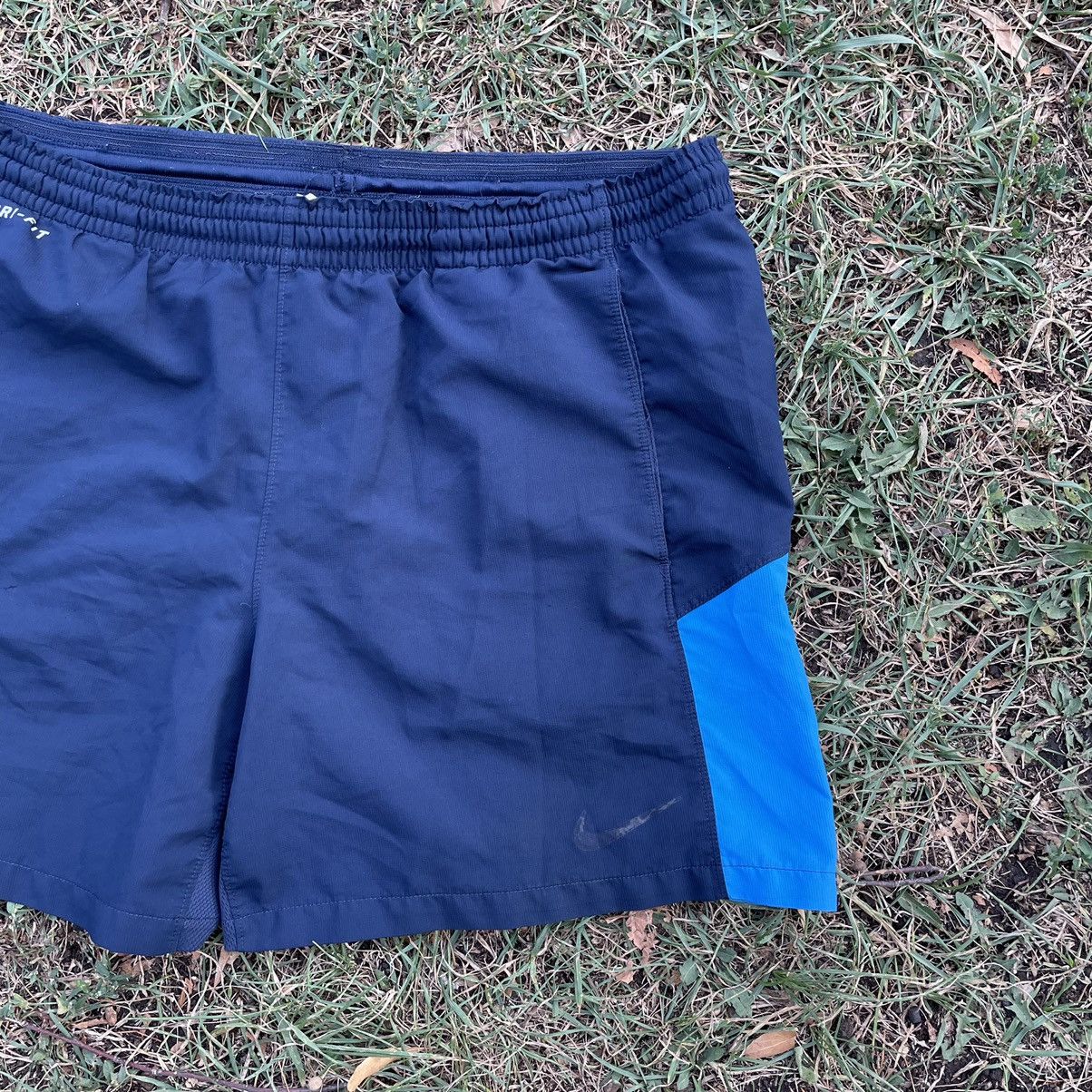 Nike Vintage 90s Nike Swoosh Logo Shorts Streetwear Size US 34 / EU 50 - 2 Thumbnail