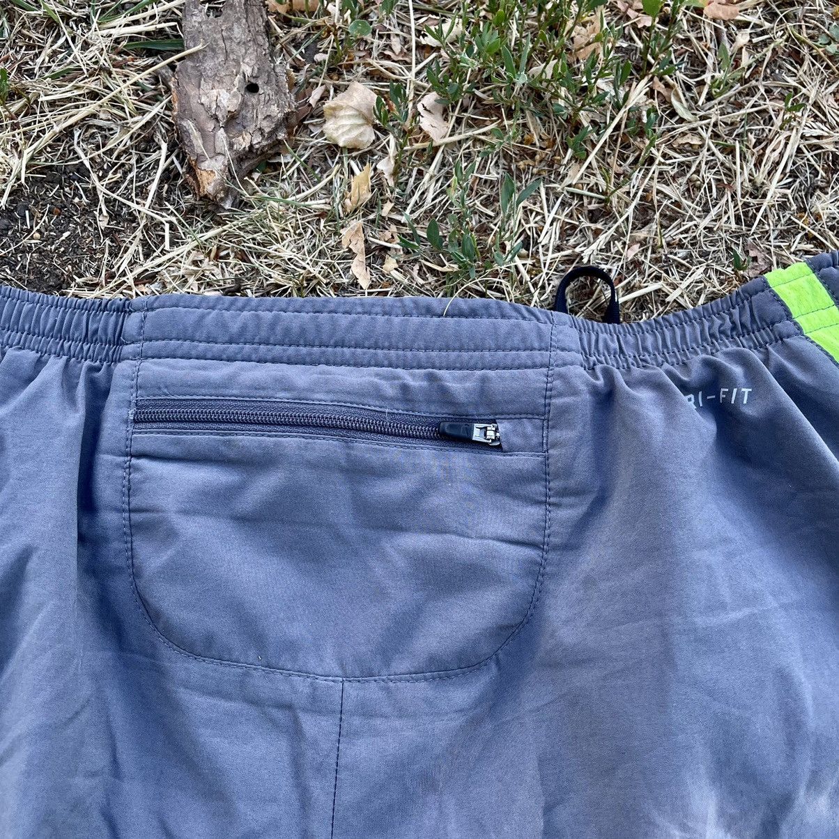 Nike Vintage Y2K Drill Nike Swoosh Logo Shorts Streetwear Size l Size US 34 / EU 50 - 8 Thumbnail