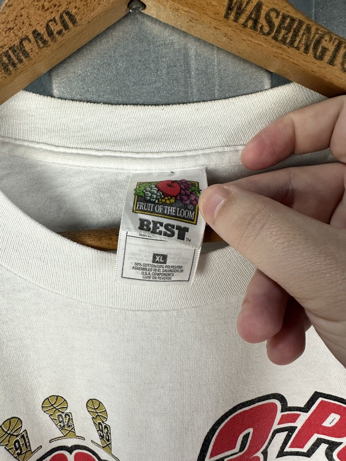 Fruit Of The Loom Vintage Chicago Bulls 3 Peat NBA Champions T-Shirt Size US XL / EU 56 / 4 - 5 Thumbnail