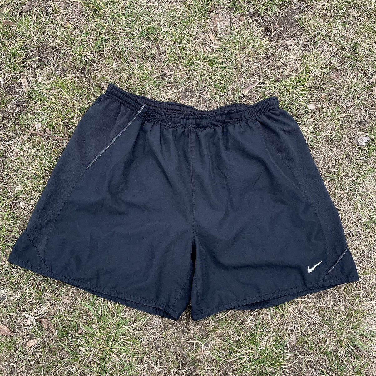Nike Vintage Y2K Nike Swoosh Logo Shorts Sports Buymypiece 90s Size US 34 / EU 50 - 2 Thumbnail