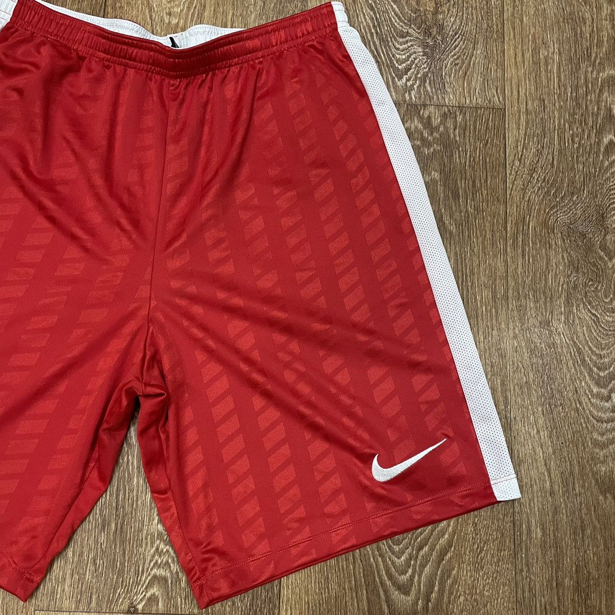 Nike Vintage Nike shorts streetwear swoosh casual y2k size M Size US 32 / EU 48 - 3 Thumbnail