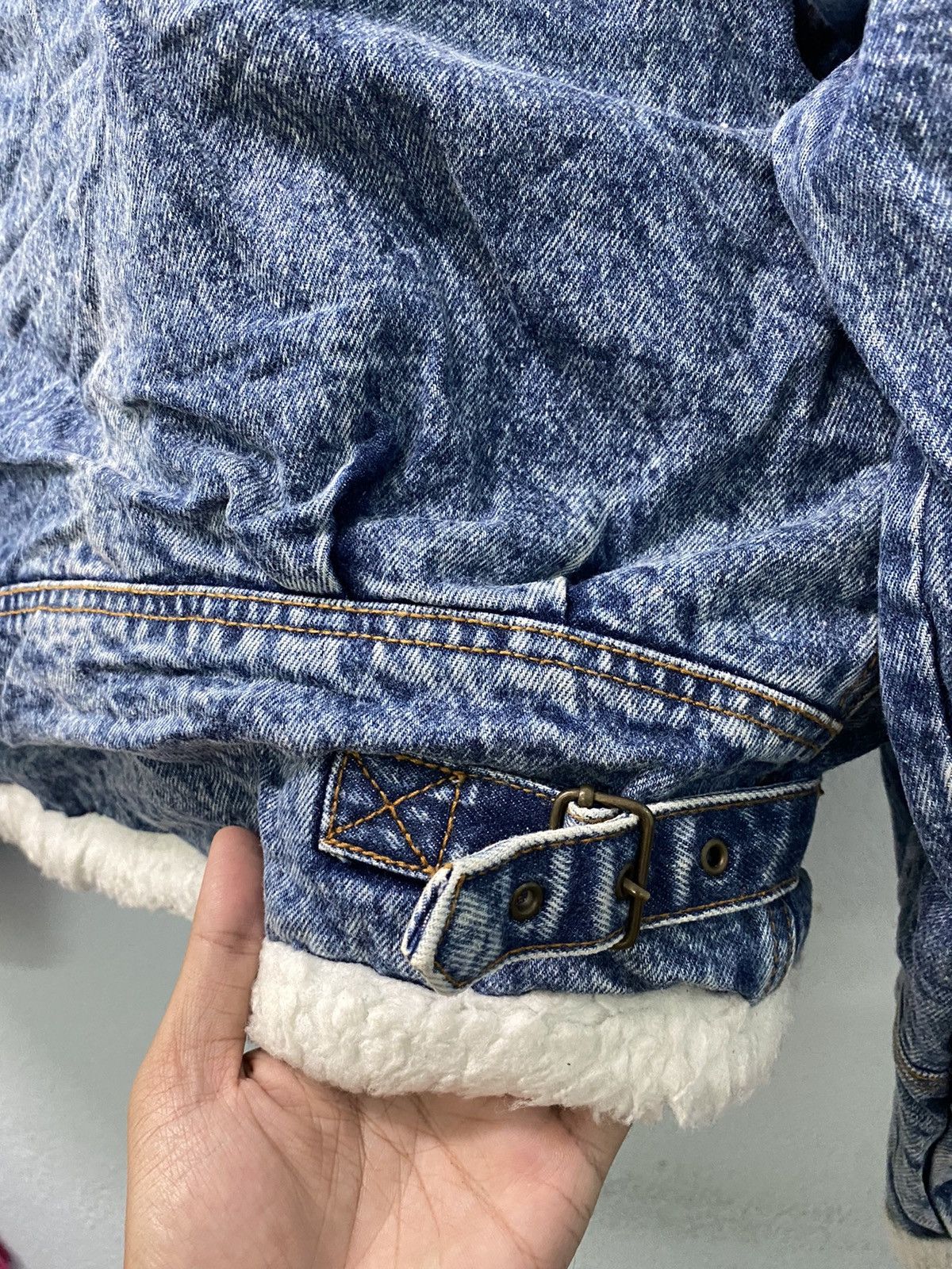 Vintage Vintage Hot Crew Sherpa Denim Jacket Size US L / EU 52-54 / 3 - 17 Thumbnail