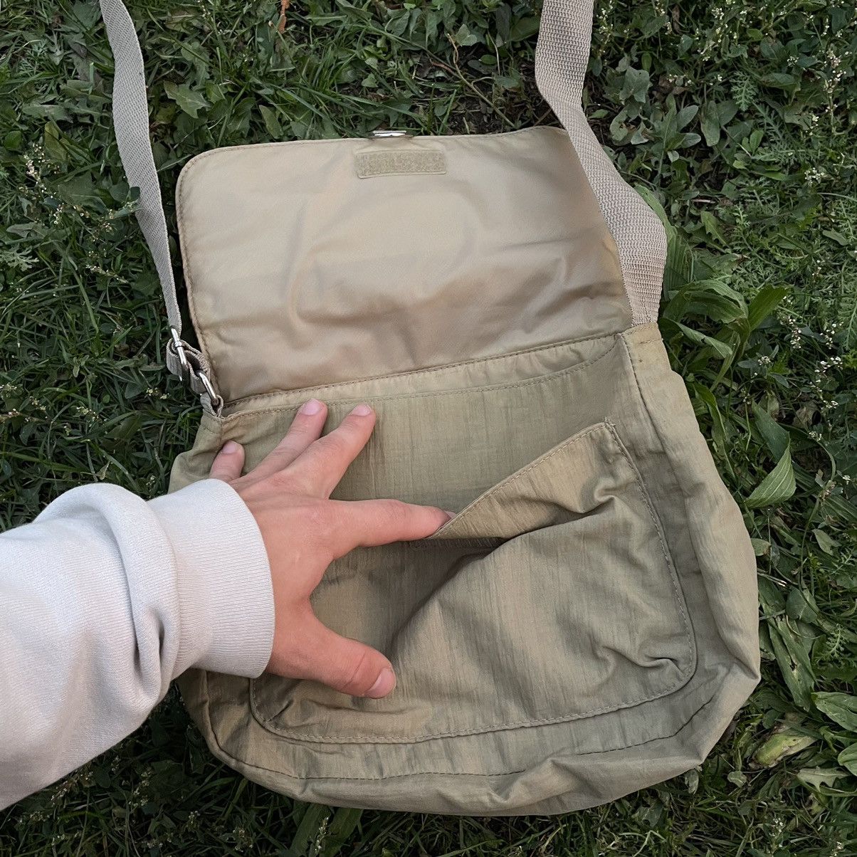 Vintage Vintage Y2K Faded Crossbody Bag Streetwear Gorpcore Boxy OS Size ONE SIZE - 4 Thumbnail
