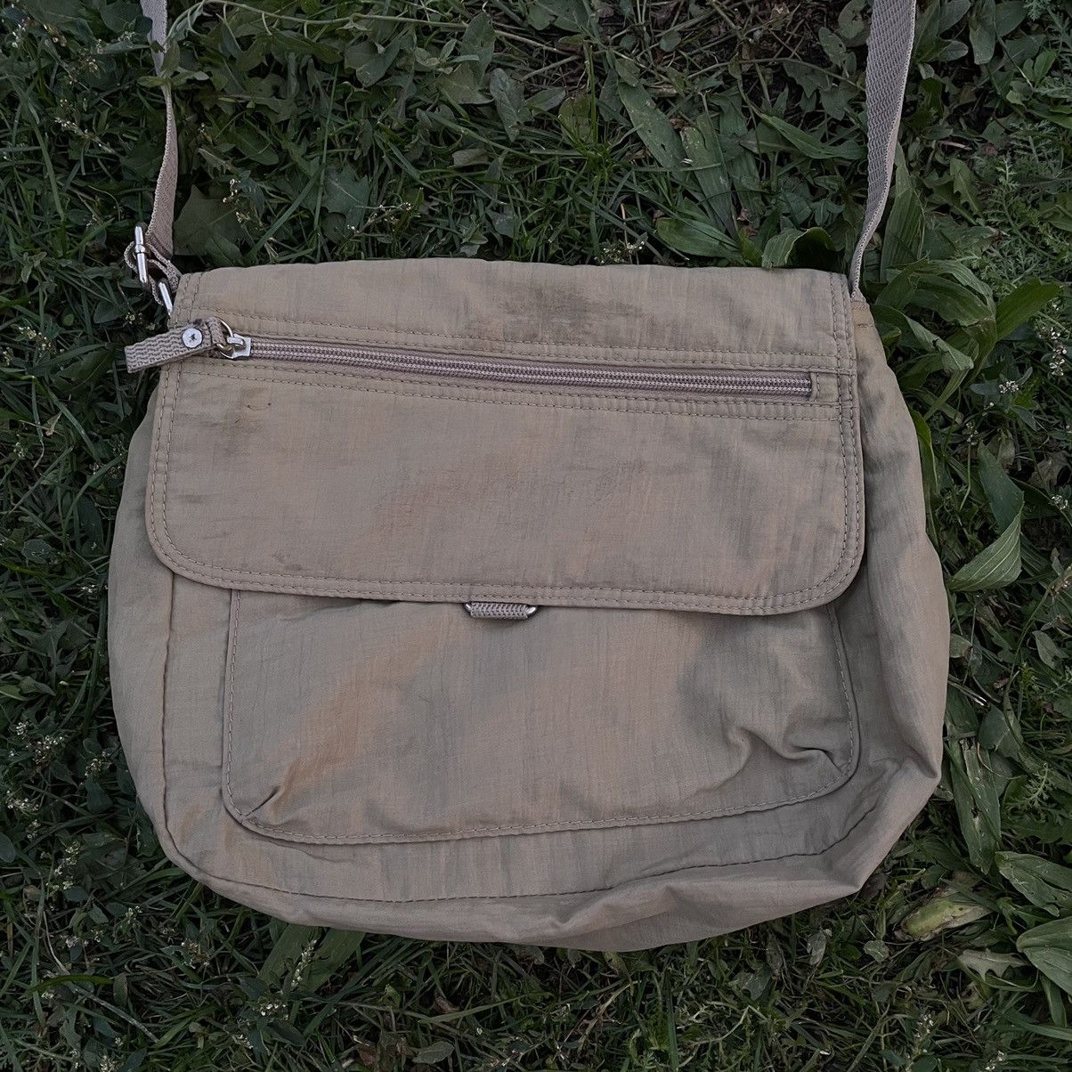 Vintage Vintage Y2K Faded Crossbody Bag Streetwear Gorpcore Boxy OS Size ONE SIZE - 2 Thumbnail