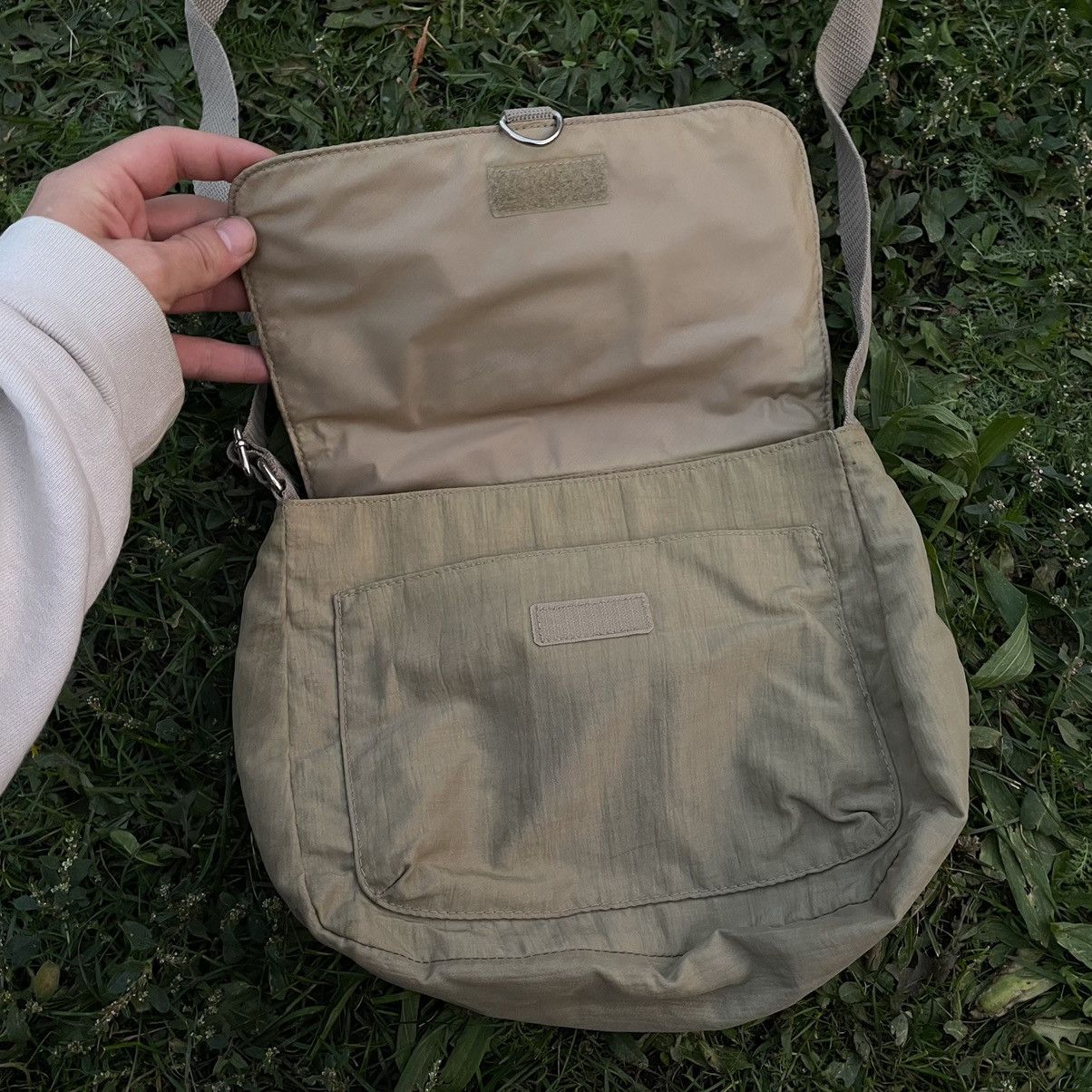 Vintage Vintage Y2K Faded Crossbody Bag Streetwear Gorpcore Boxy OS Size ONE SIZE - 3 Thumbnail
