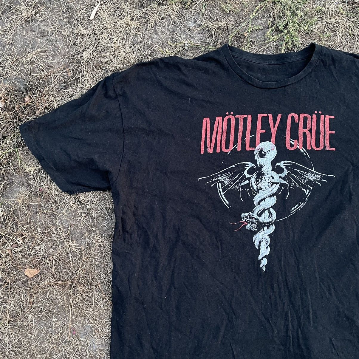 Vintage Vintage Y2K Motley Crue Band Tee Faded Black Grunge Slim XXL Size US XXL / EU 58 / 5 - 4 Thumbnail