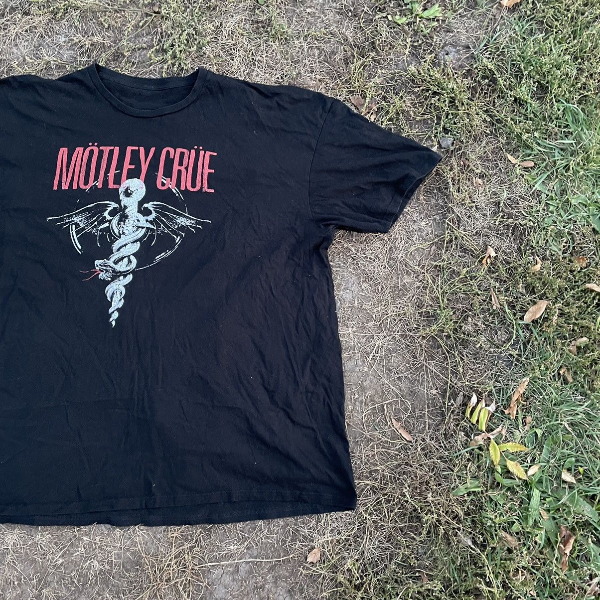 Vintage Vintage Y2K Motley Crue Band Tee Faded Black Grunge Slim XXL Size US XXL / EU 58 / 5 - 3 Thumbnail