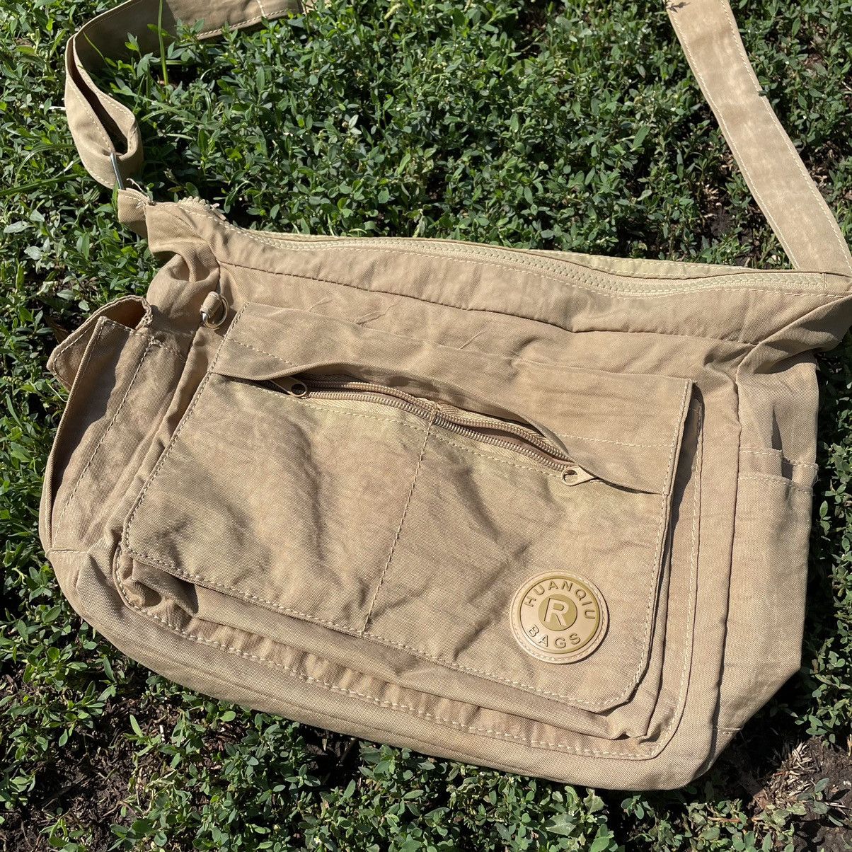 Vintage Vintage Y2K Tan Canvas Crossbody Bag Streetwear Slim Logo OS Size ONE SIZE - 4 Thumbnail