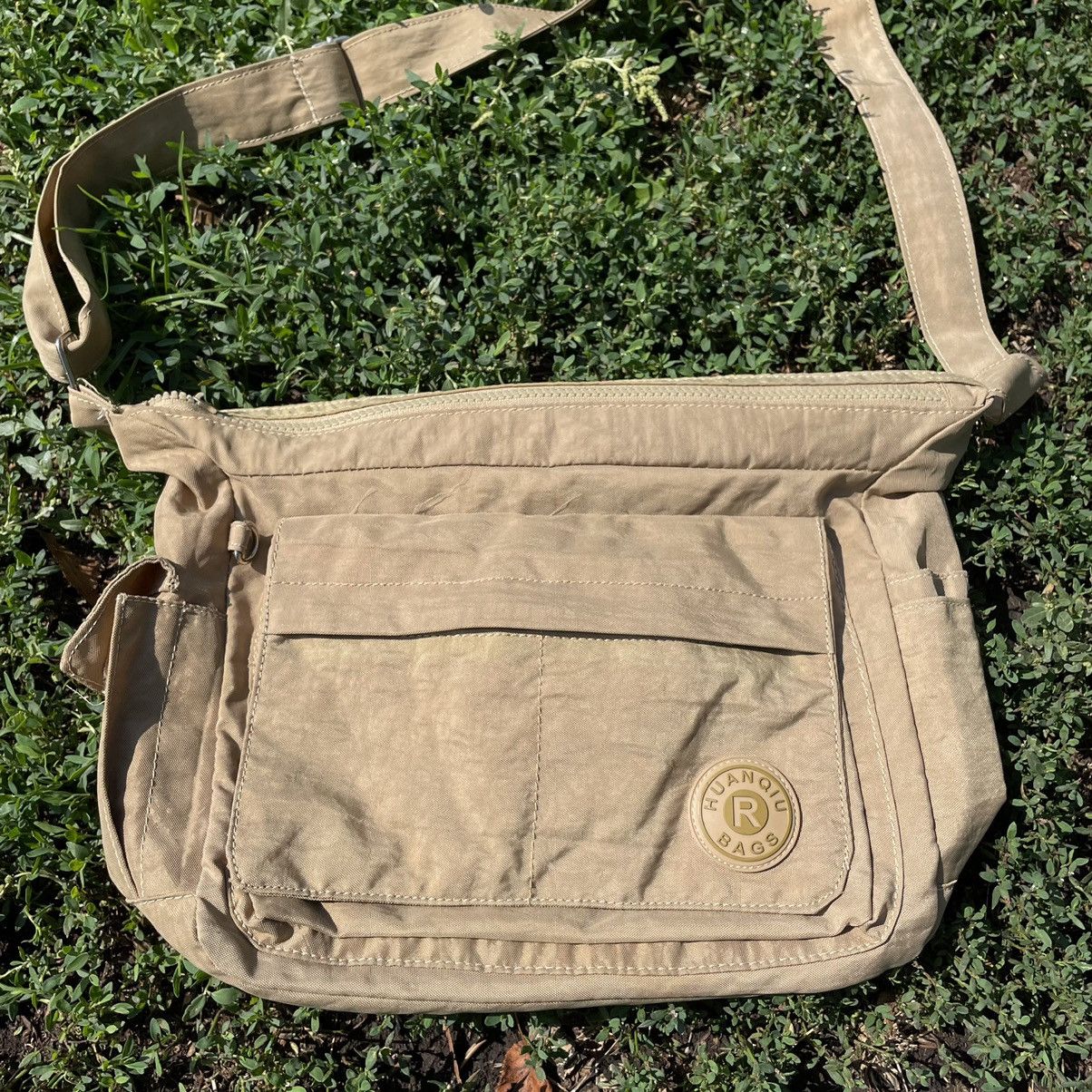 Vintage Vintage Y2K Tan Canvas Crossbody Bag Streetwear Slim Logo OS Size ONE SIZE - 1 Thumbnail