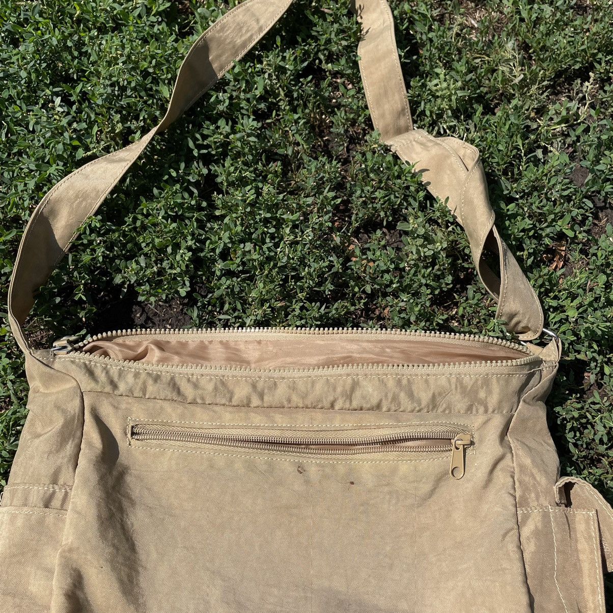 Vintage Vintage Y2K Tan Canvas Crossbody Bag Streetwear Slim Logo OS Size ONE SIZE - 10 Thumbnail