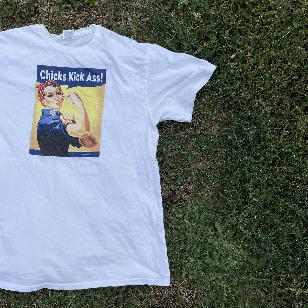 Vintage Vintage Y2K Graphic Tee Chicks Kick Ass Humor Streetwear M Size US M / EU 48-50 / 2 - 3 Thumbnail