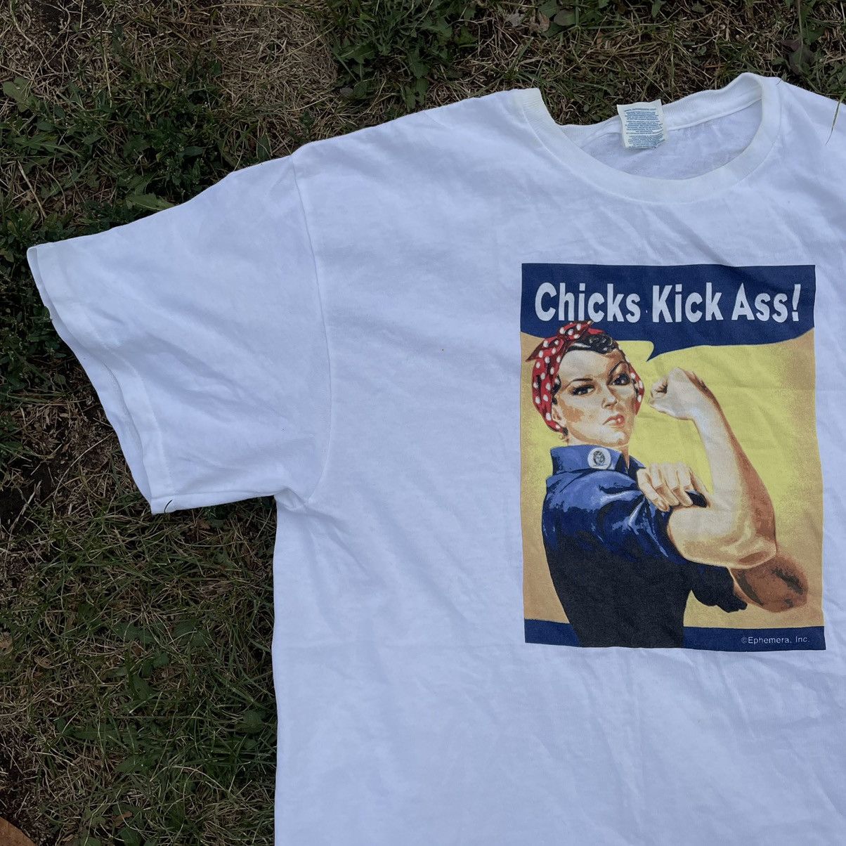 Vintage Vintage Y2K Graphic Tee Chicks Kick Ass Humor Streetwear M Size US M / EU 48-50 / 2 - 4 Thumbnail