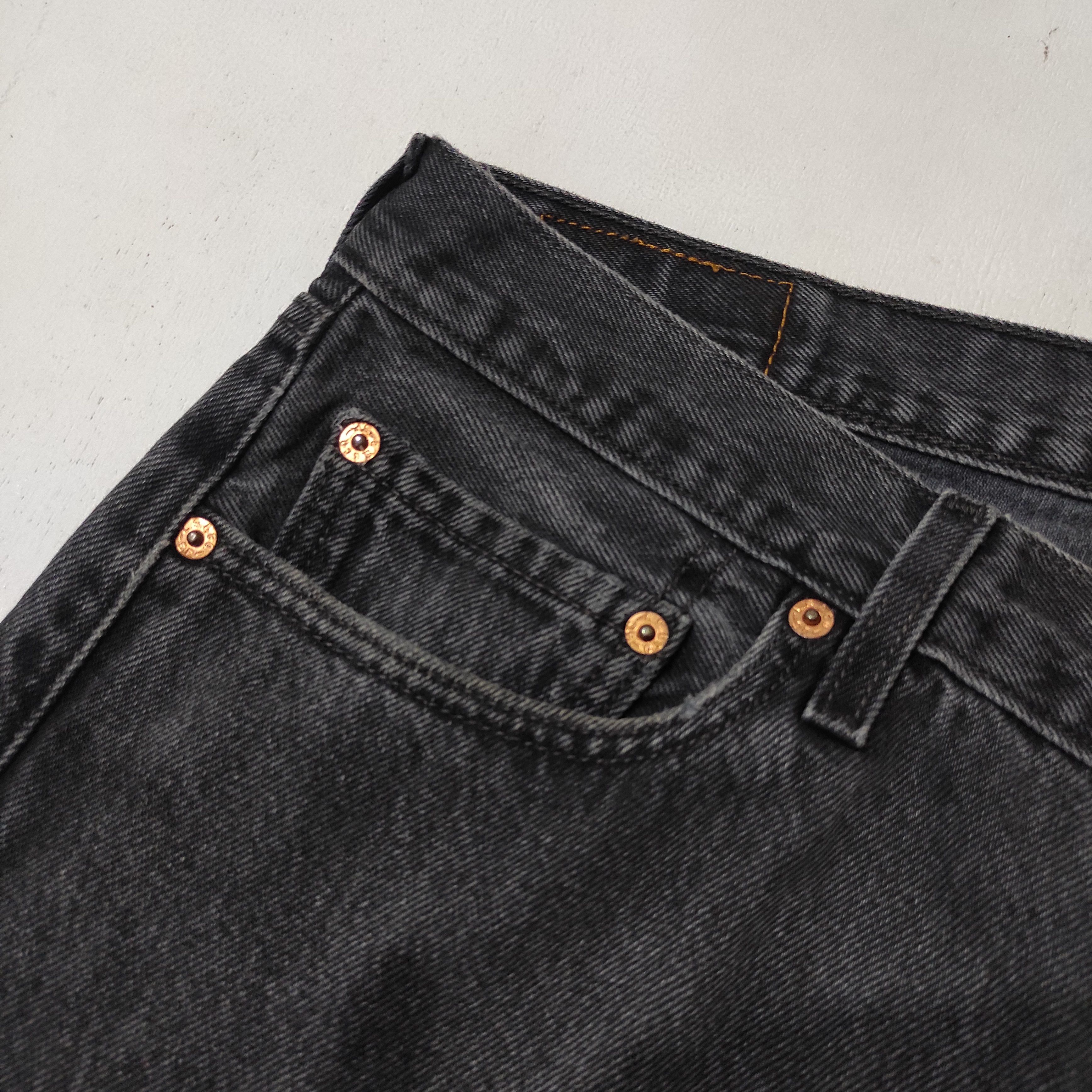 Levi's × Levi's Vintage Clothing Vintage Levis 501 Black Denim Jeans Size US 32 / EU 48 - 5 Thumbnail