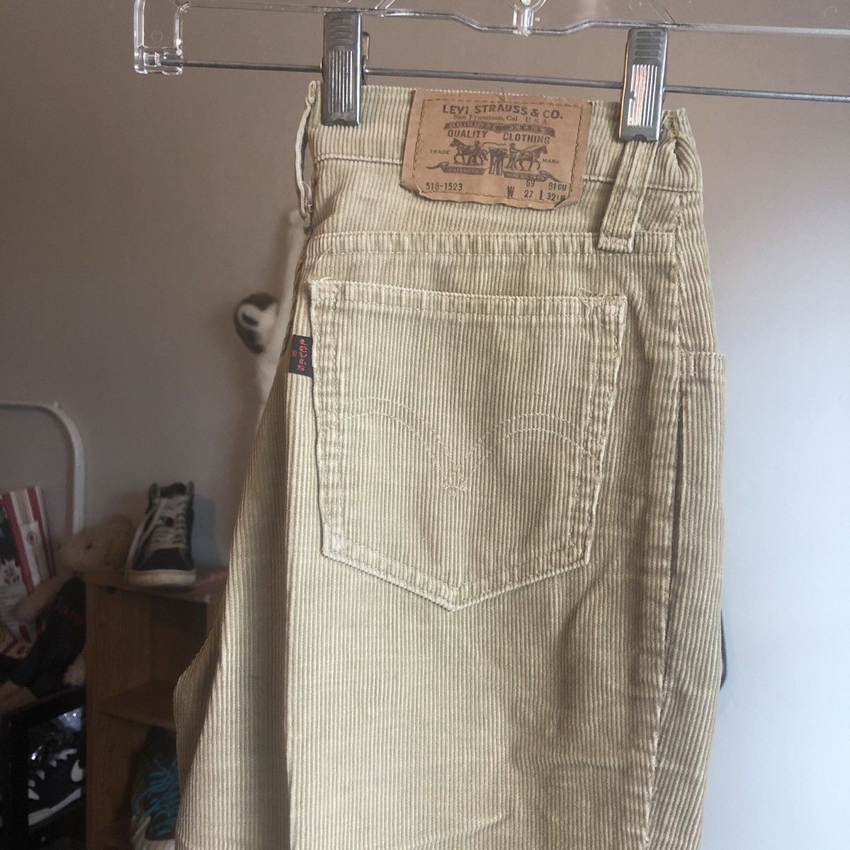 Levi's Vintage 1970s Levi’s 518 Corduroy Straight Beige Jeans 27x29 Size US 27 - 1 Thumbnail