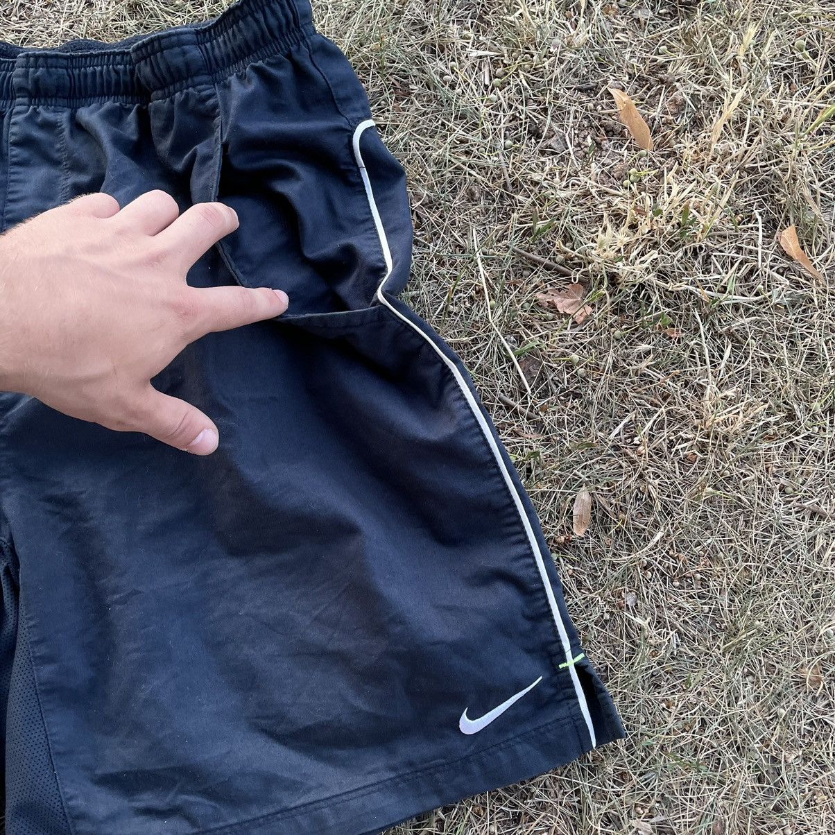 Nike Vintage Y2K Drill Nike Swoosh Logo Shorts Streetwear Size Xl Size US 36 / EU 52 - 5 Thumbnail