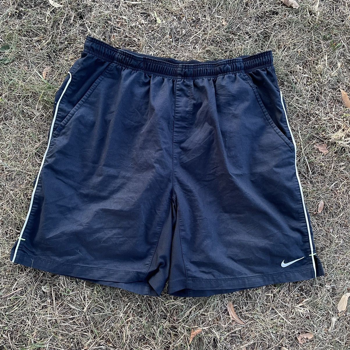Nike Vintage Y2K Drill Nike Swoosh Logo Shorts Streetwear Size Xl Size US 36 / EU 52 - 1 Thumbnail