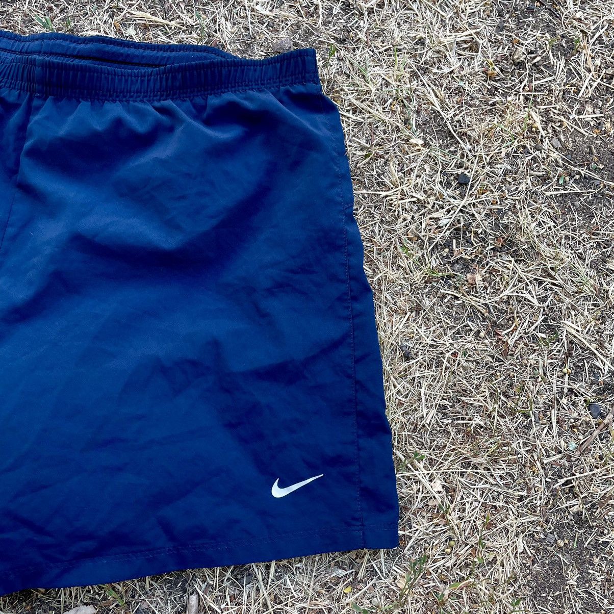 Vintage Vintage Y2K Nike Swoosh Shorts Streetwear Skate Navy Slim M Size US 32 / EU 48 - 2 Thumbnail
