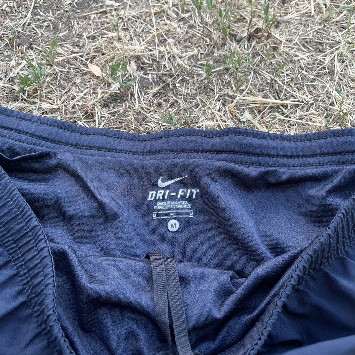 Vintage Vintage Y2K Nike Swoosh Shorts Streetwear Skate Navy Slim M Size US 32 / EU 48 - 4 Thumbnail