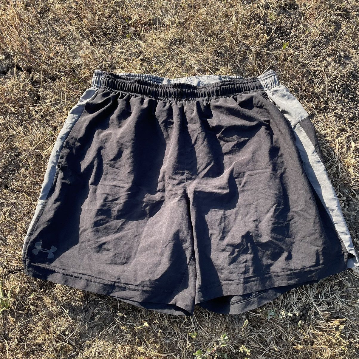 Vintage Vintage Y2K Under Armour Baggy Shorts Streetwear Bleached L Size US 32 / EU 48 - 2 Thumbnail