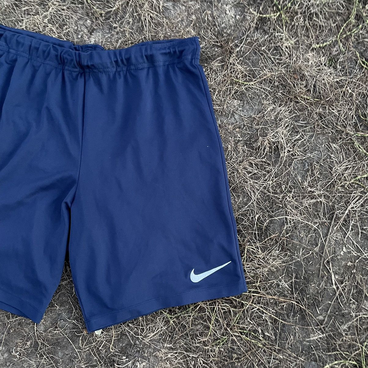 Vintage Vintage Nike Swoosh Shorts Streetwear Y2K Skate Cropped 34 Size US 34 / EU 50 - 2 Thumbnail