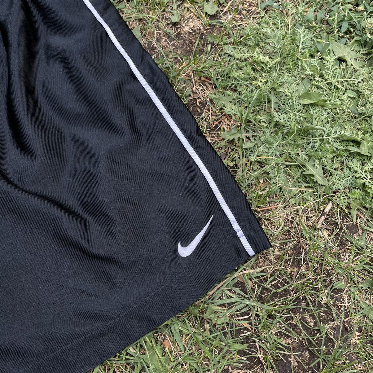 Nike Vintage 90s Nike Swoosh Logo Shorts Streetwear Size US 35 - 3 Thumbnail