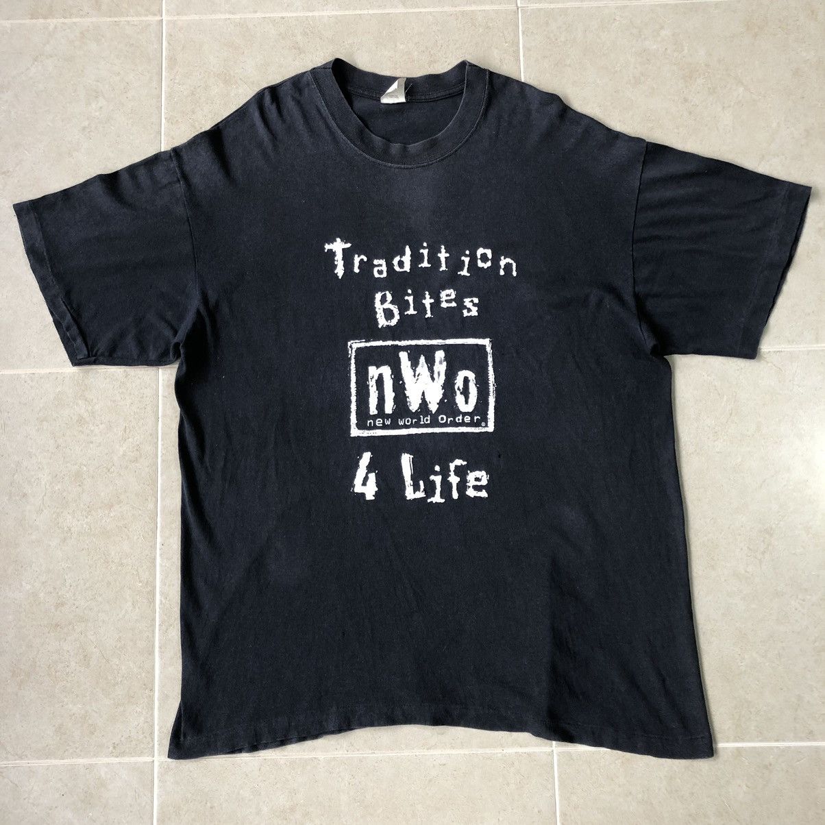 Vintage Vintage 90s Thrashed Faded nWo New World Order T Shirt Size US XL / EU 56 / 4 - 2 Thumbnail