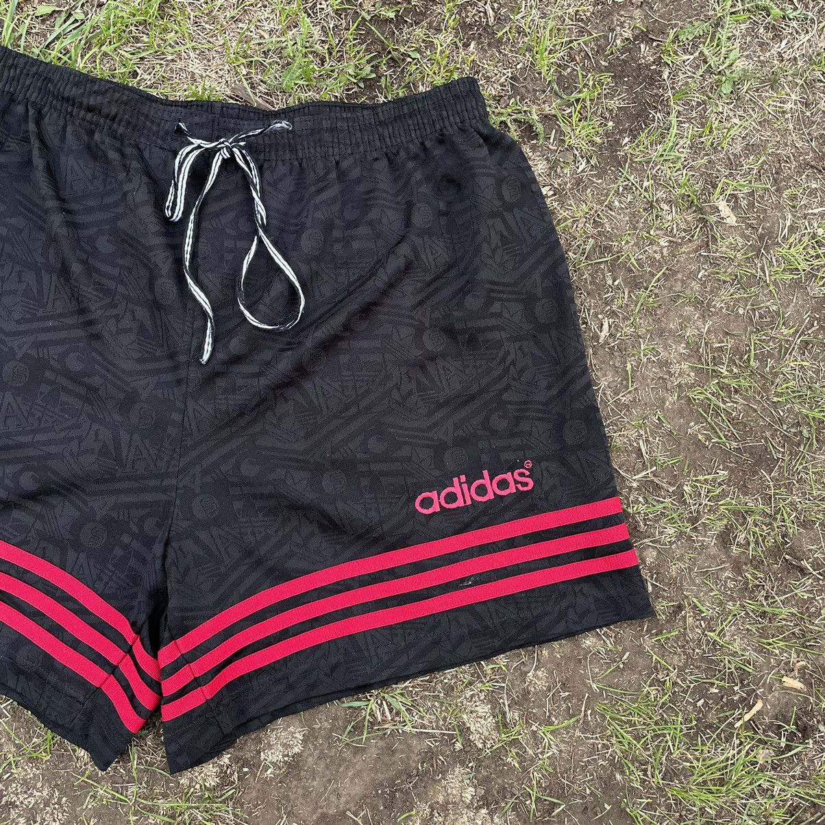 Vintage Vintage 90s Adidas Striped Nylon Shorts Streetwear Indie 32 Size US 32 / EU 48 - 2 Thumbnail
