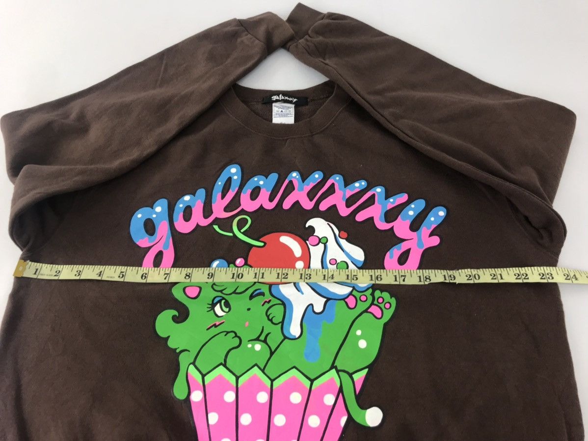 Japanese Brand × Vintage Galaxxy Cute Cupcake Crewneck Pull Over Sweatshirt Fashion Size US XL / EU 56 / 4 - 8 Thumbnail