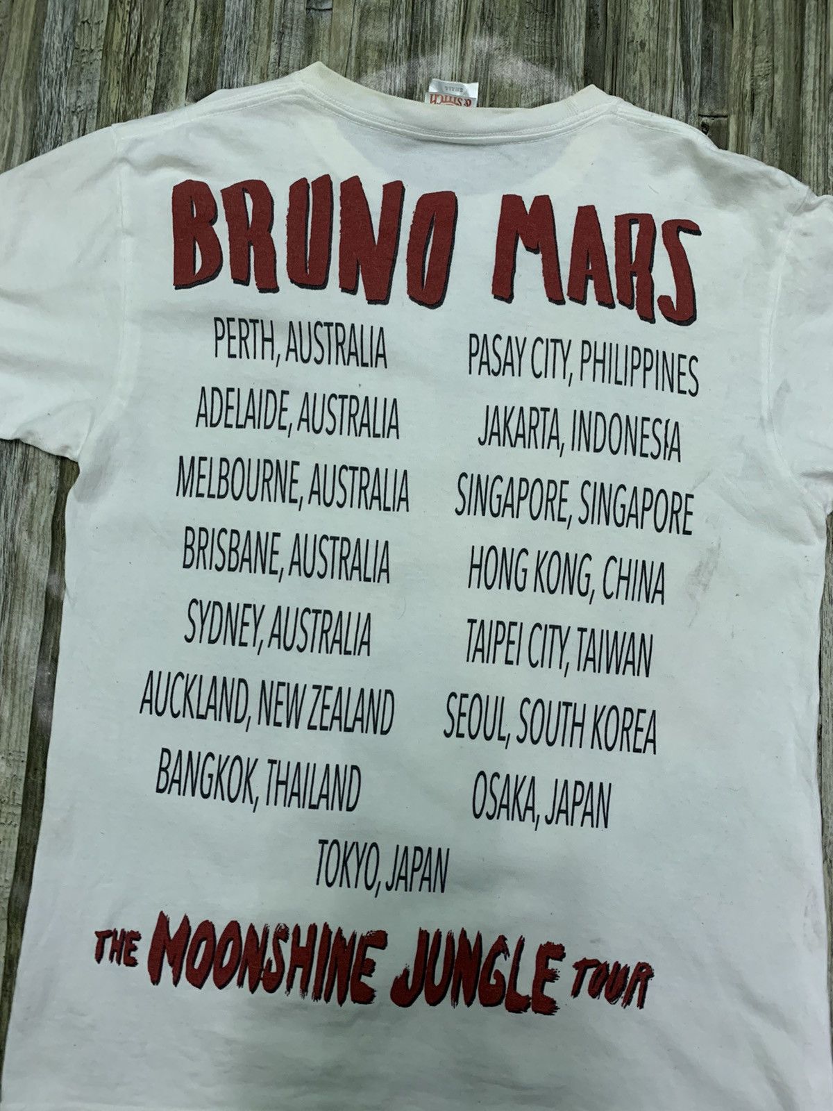 Band Tees × Vintage Bruno Mars The Moonshine Jungle 2013 Tour T Shirt Size US S / EU 44-46 / 1 - 6 Thumbnail