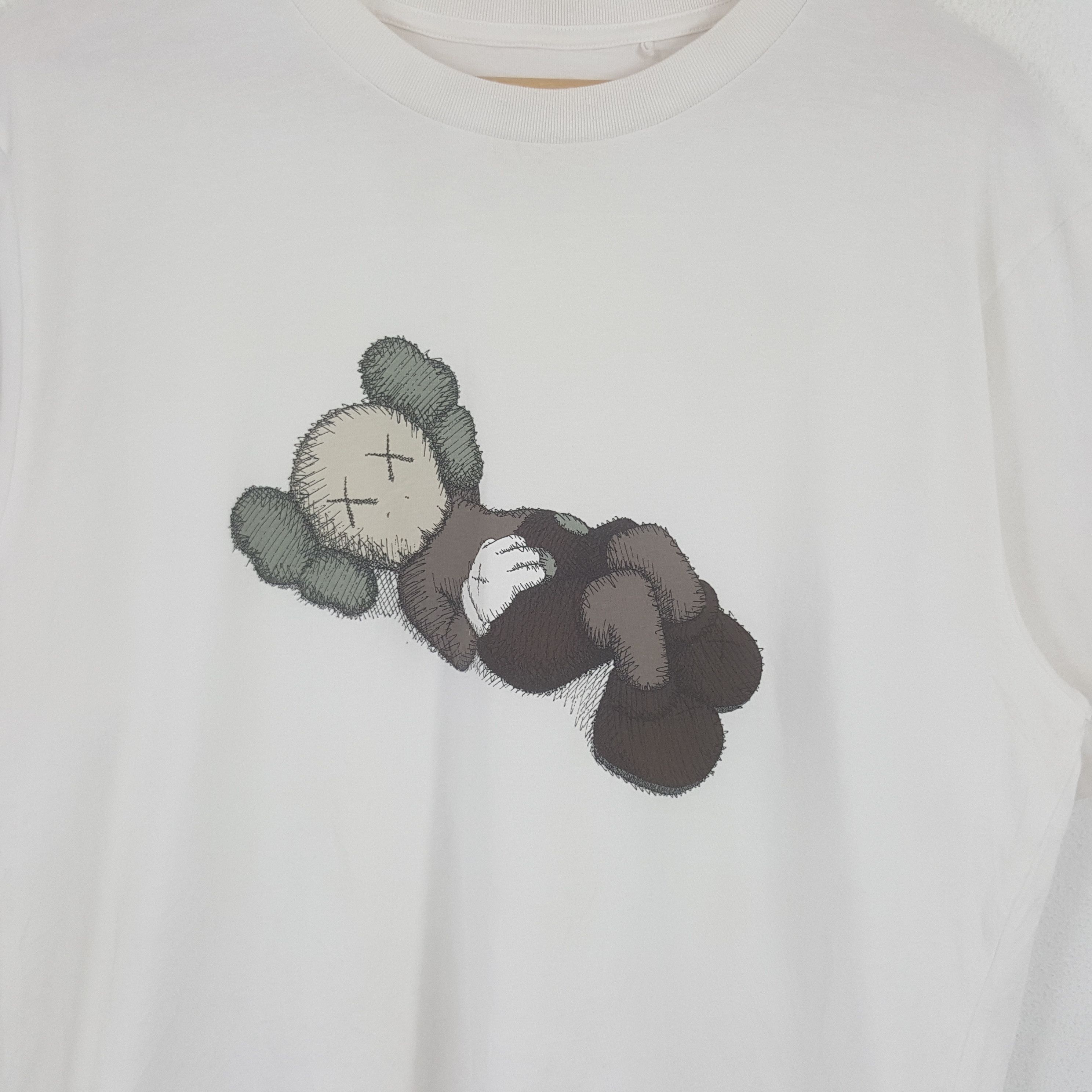 Japanese Brand × Kaws × Vintage Vintage Kaws Tokyo First Japanese Brand Tshirt Size US L / EU 52-54 / 3 - 2 Thumbnail