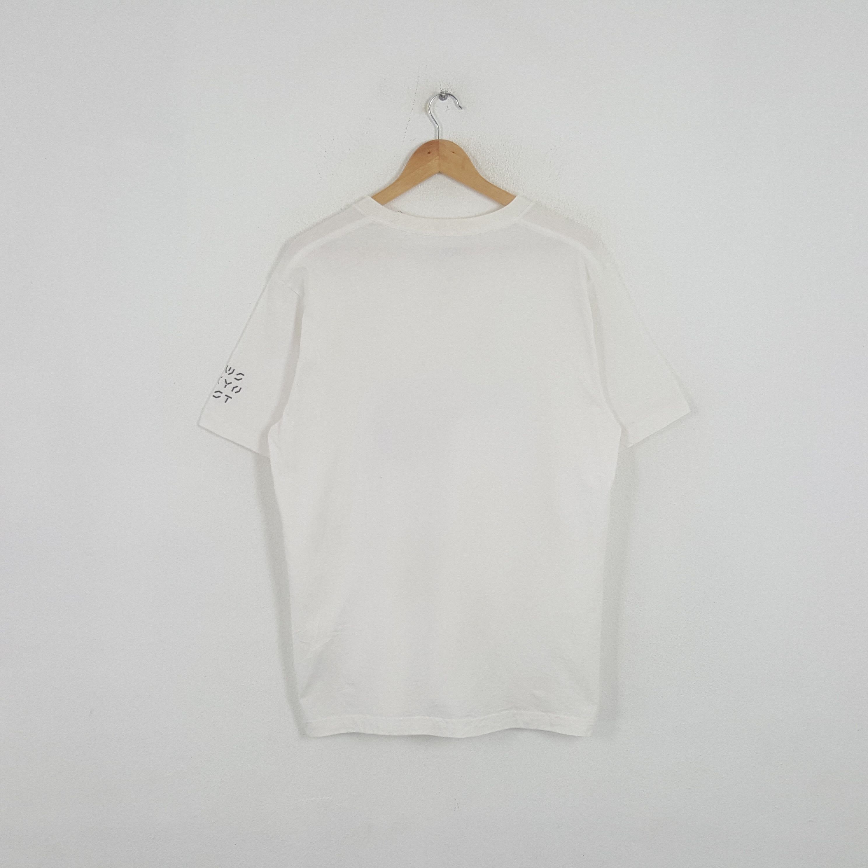 Japanese Brand × Kaws × Vintage Vintage Kaws Tokyo First Japanese Brand Tshirt Size US L / EU 52-54 / 3 - 3 Thumbnail