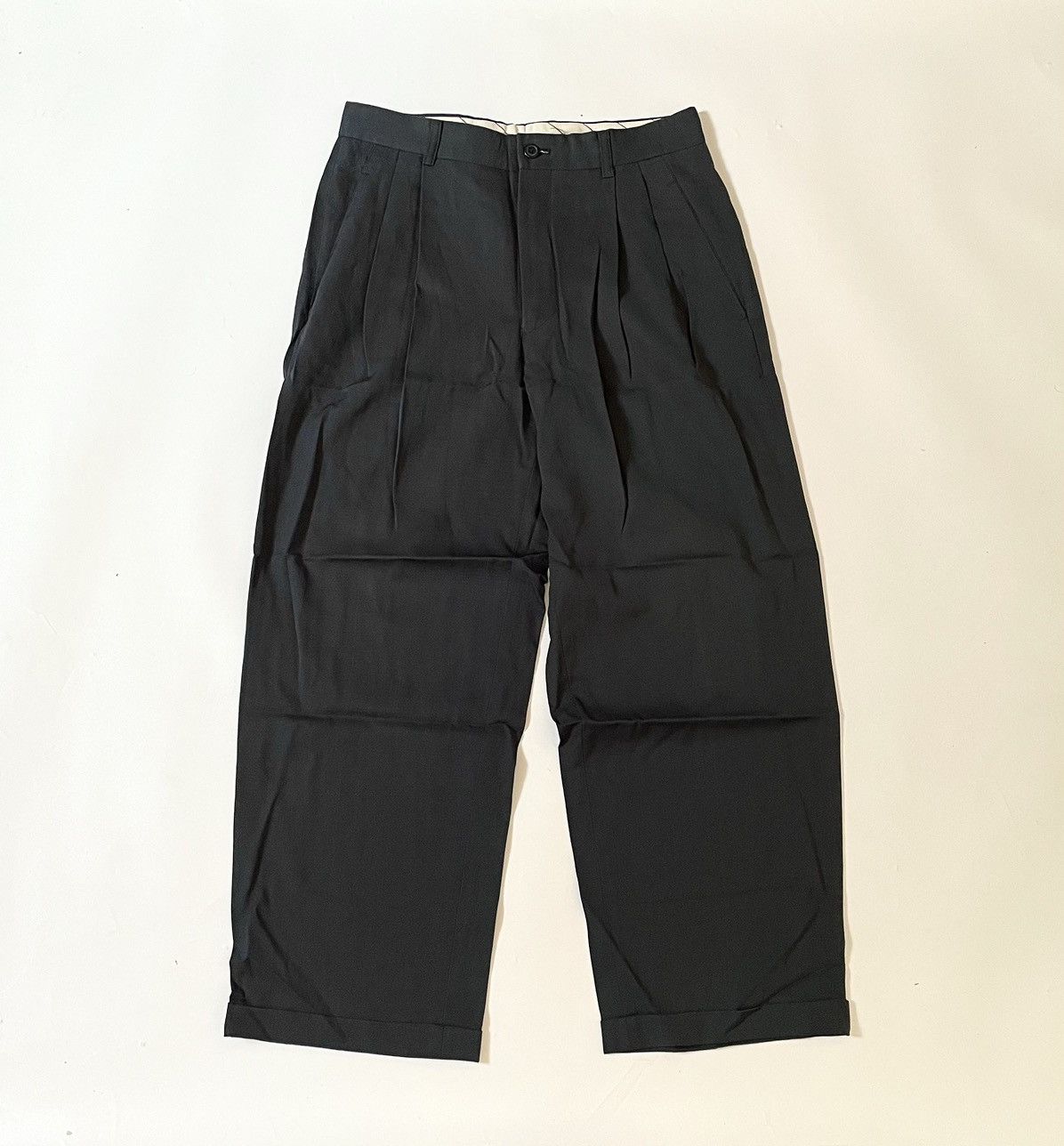 image of Vintage Issey Miyake Men Pleated Flowy Trousers in Olive (Size 29)