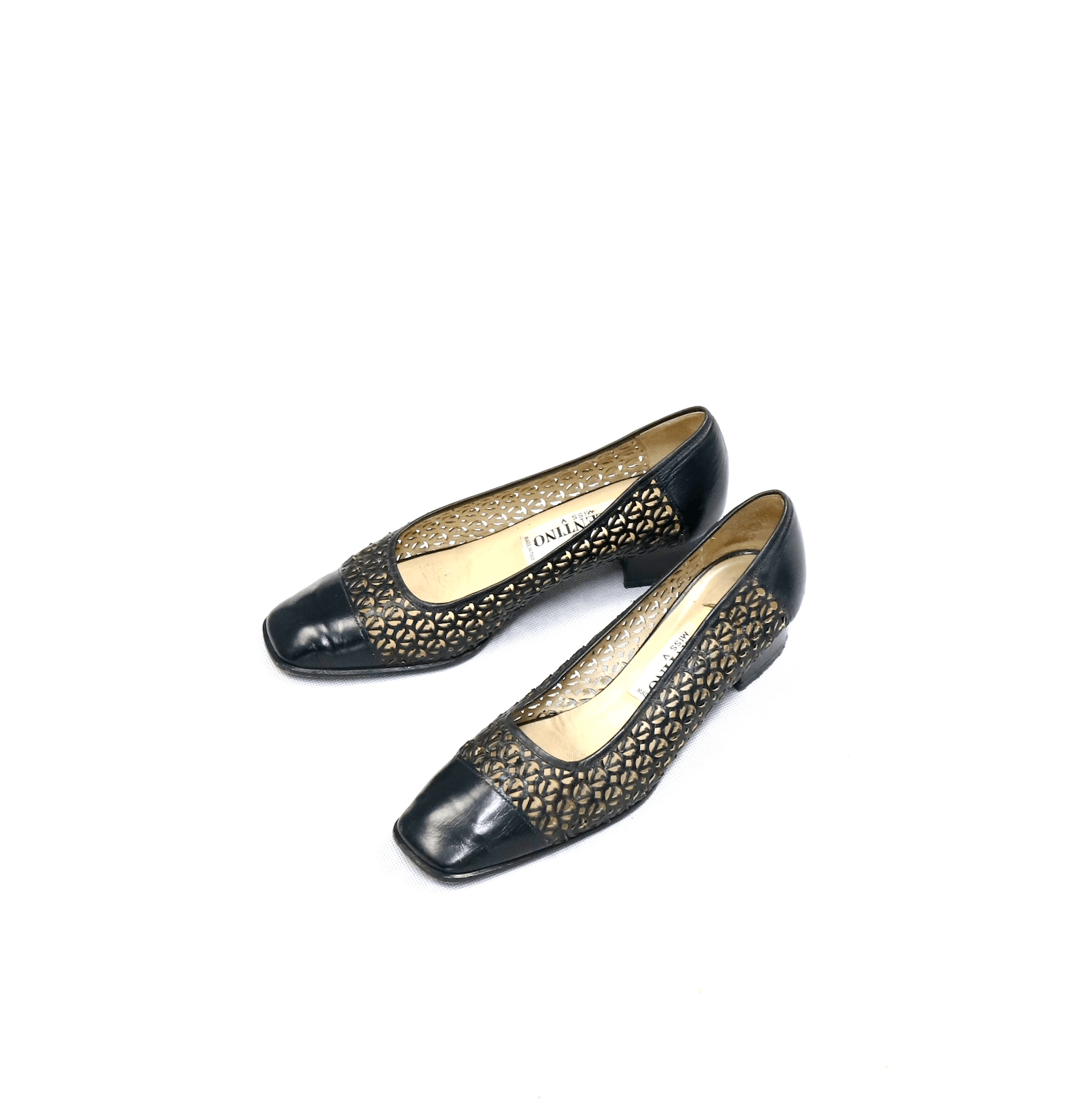 Valentino 2000s Leather Monogram Classic Kitten Heel Shoes Size US 5 / EU 37 - 2 Thumbnail