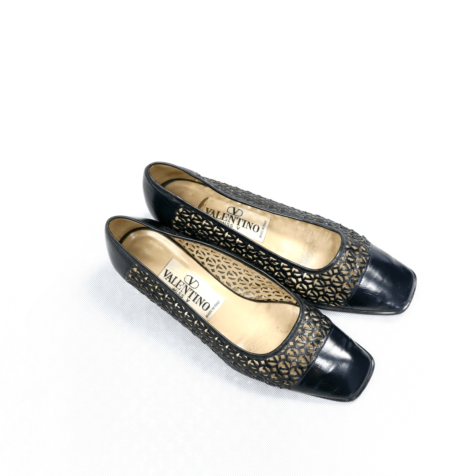 Valentino 2000s Leather Monogram Classic Kitten Heel Shoes Size US 5 / EU 37 - 6 Thumbnail