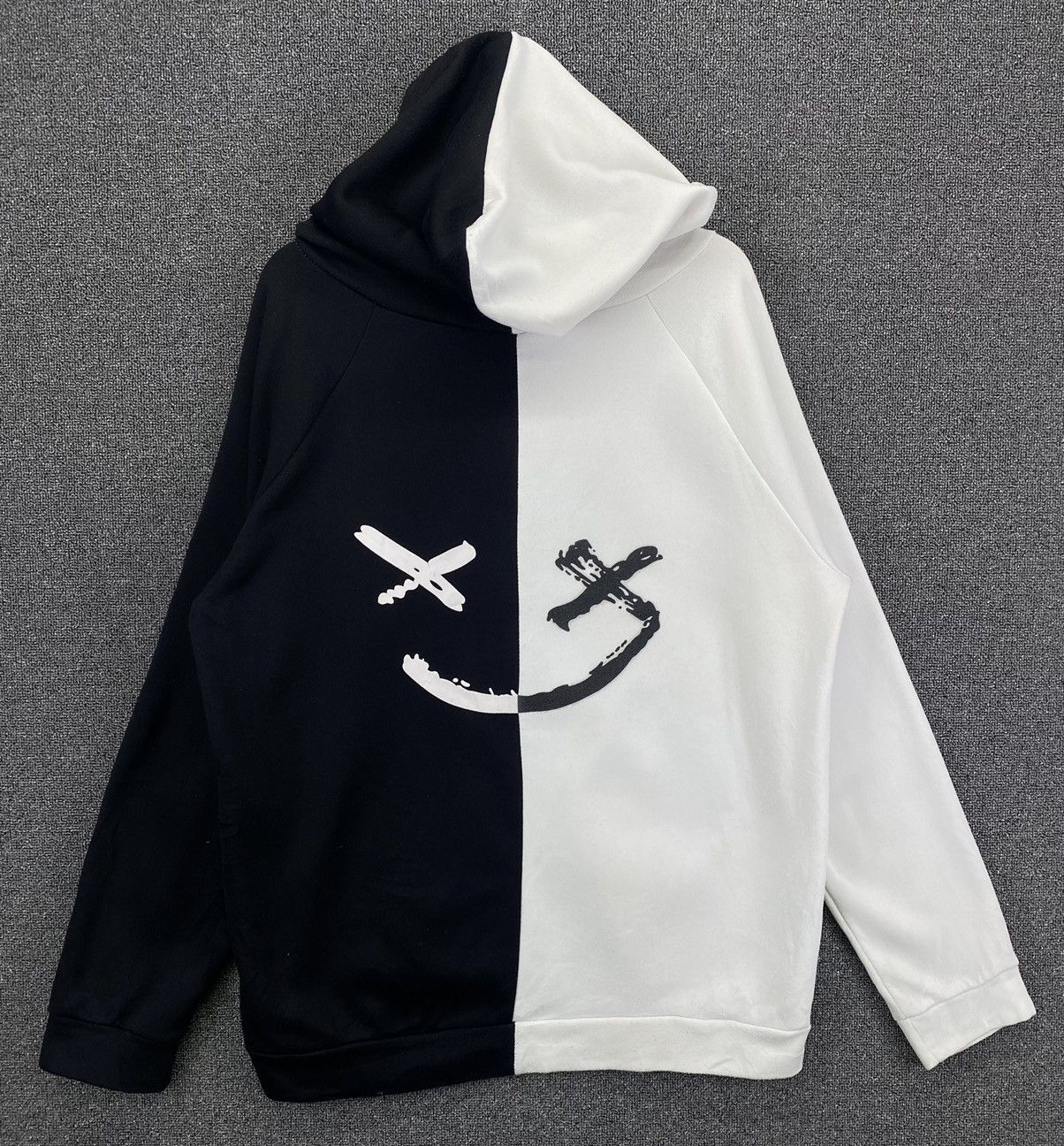 Japanese Brand Vintage Fake Smiley 2 Tones Hoodie Sweatshirt Size US XL / EU 56 / 4 - 1 Thumbnail