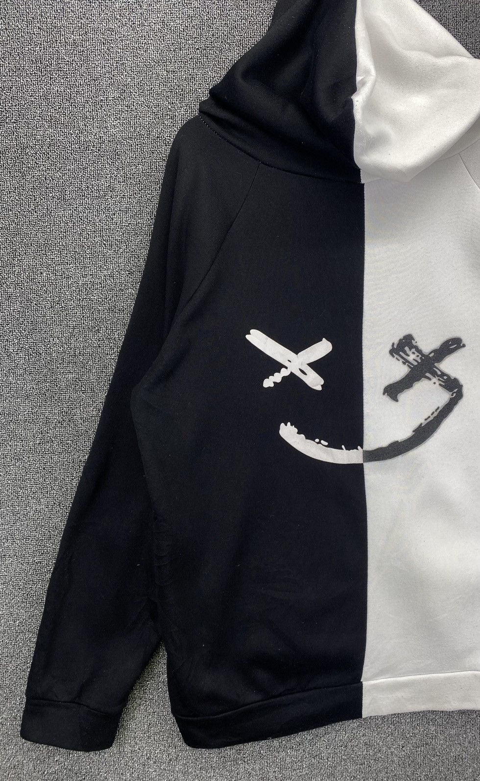 Japanese Brand Vintage Fake Smiley 2 Tones Hoodie Sweatshirt Size US XL / EU 56 / 4 - 4 Thumbnail