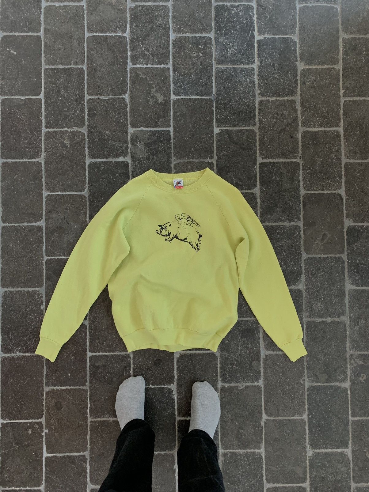 Fruit Of The Loom × Vintage 90s Vintage When Pigs Fly Fruit of the Loom USA Crewneck L Size US L / EU 52-54 / 3 - 7 Thumbnail