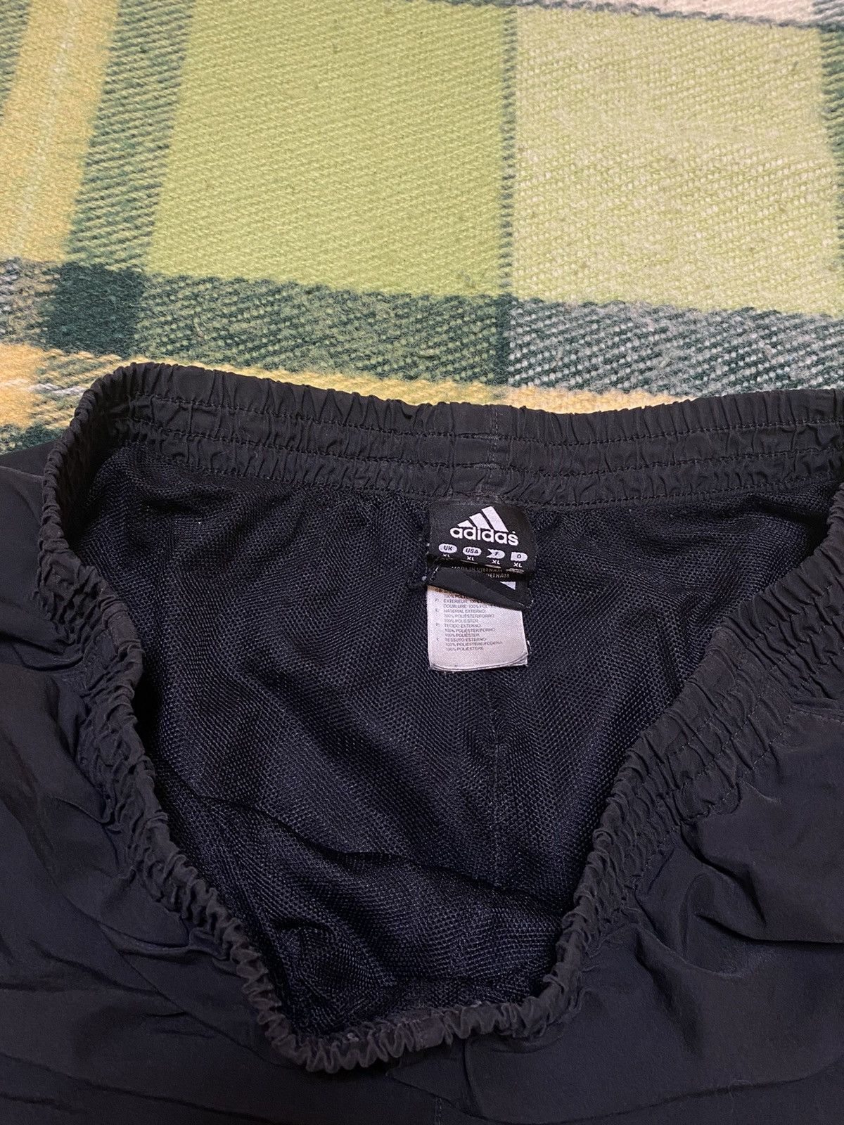 Adidas Vintage Adidas shorts streetwear y2k casual style size XL Size US 36 / EU 52 - 4 Thumbnail