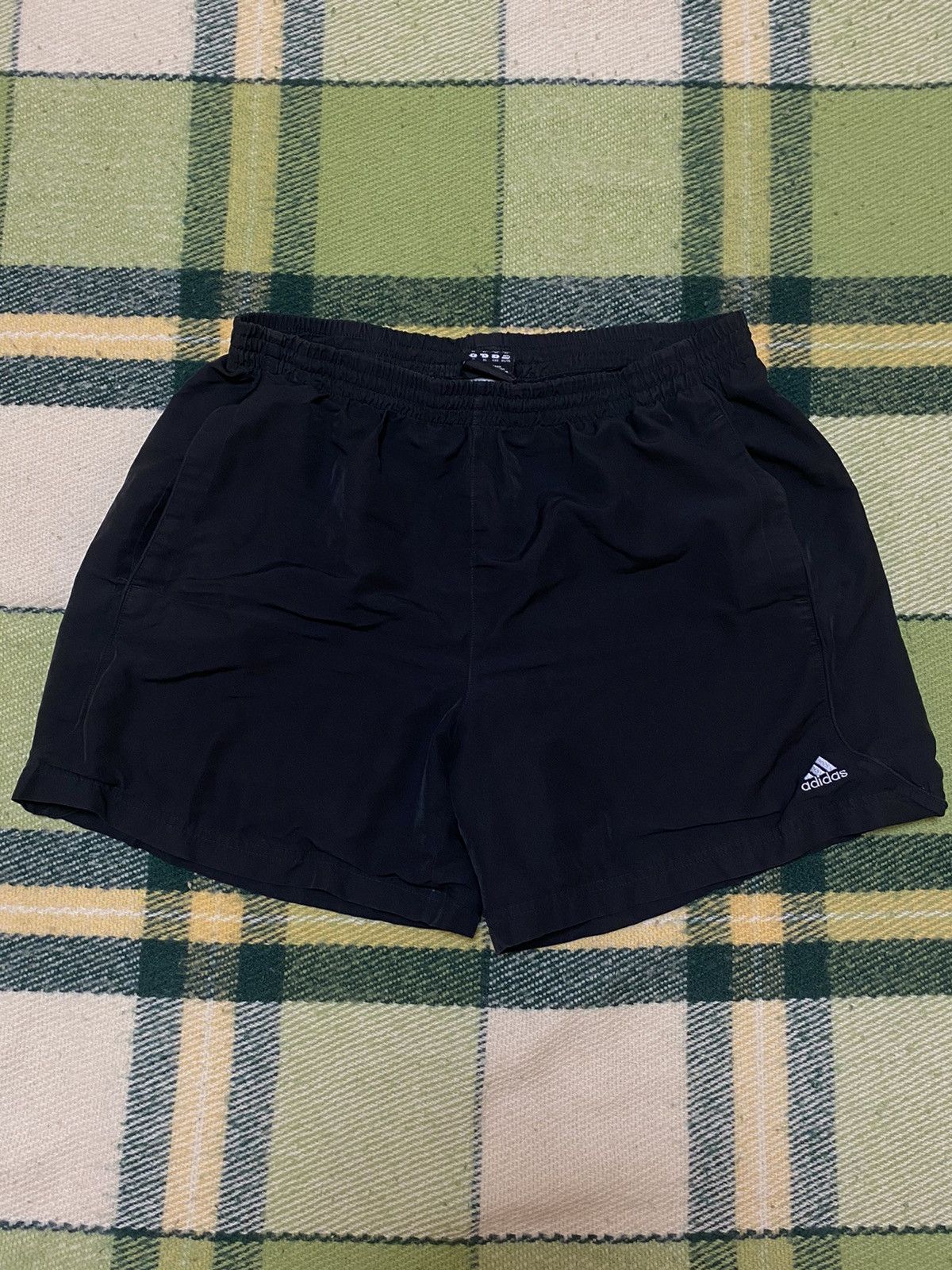 Adidas Vintage Adidas shorts streetwear y2k casual style size XL Size US 36 / EU 52 - 1 Thumbnail