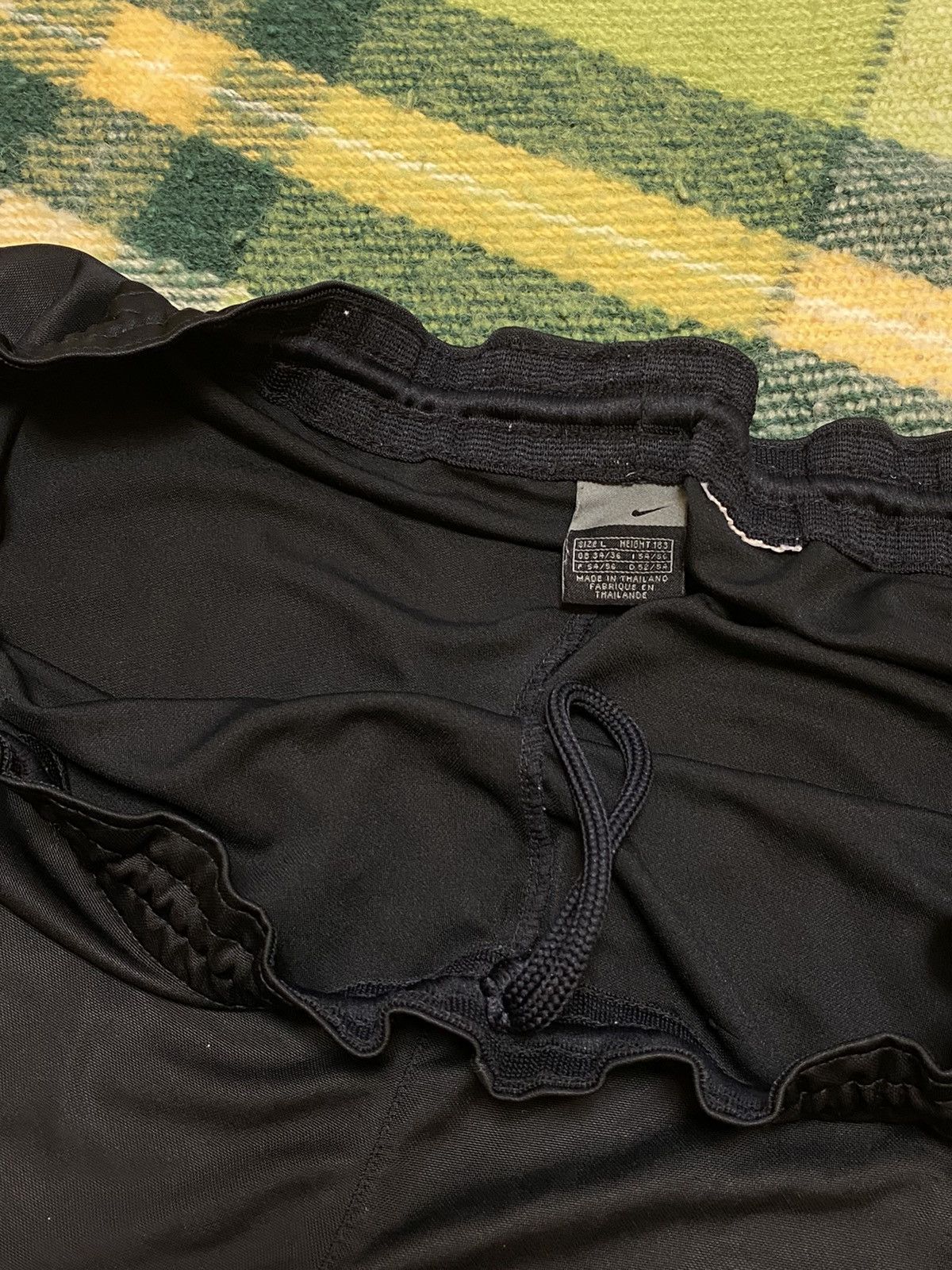 Nike Vintage Nike shorts streetwear swoosh casual y2k size L Size US 34 / EU 50 - 3 Thumbnail