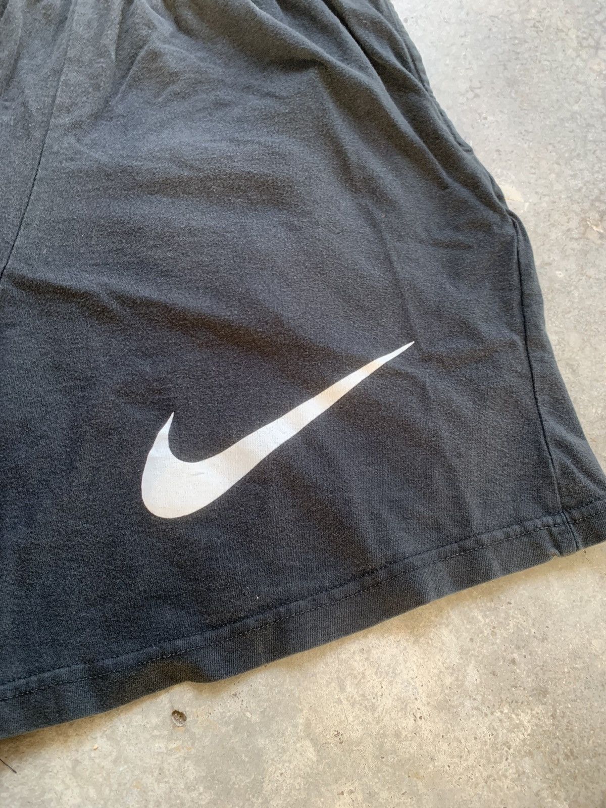 Vintage Vintage 90s Faded Nike short Baggy Size US 30 / EU 46 - 3 Thumbnail