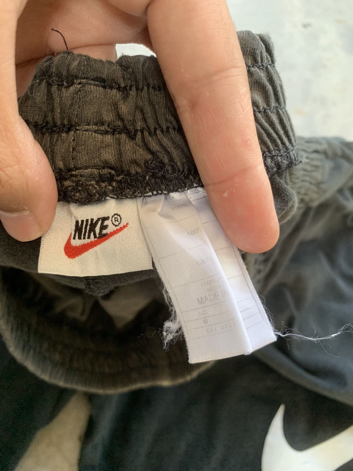 Vintage Vintage 90s Faded Nike short Baggy Size US 30 / EU 46 - 4 Thumbnail
