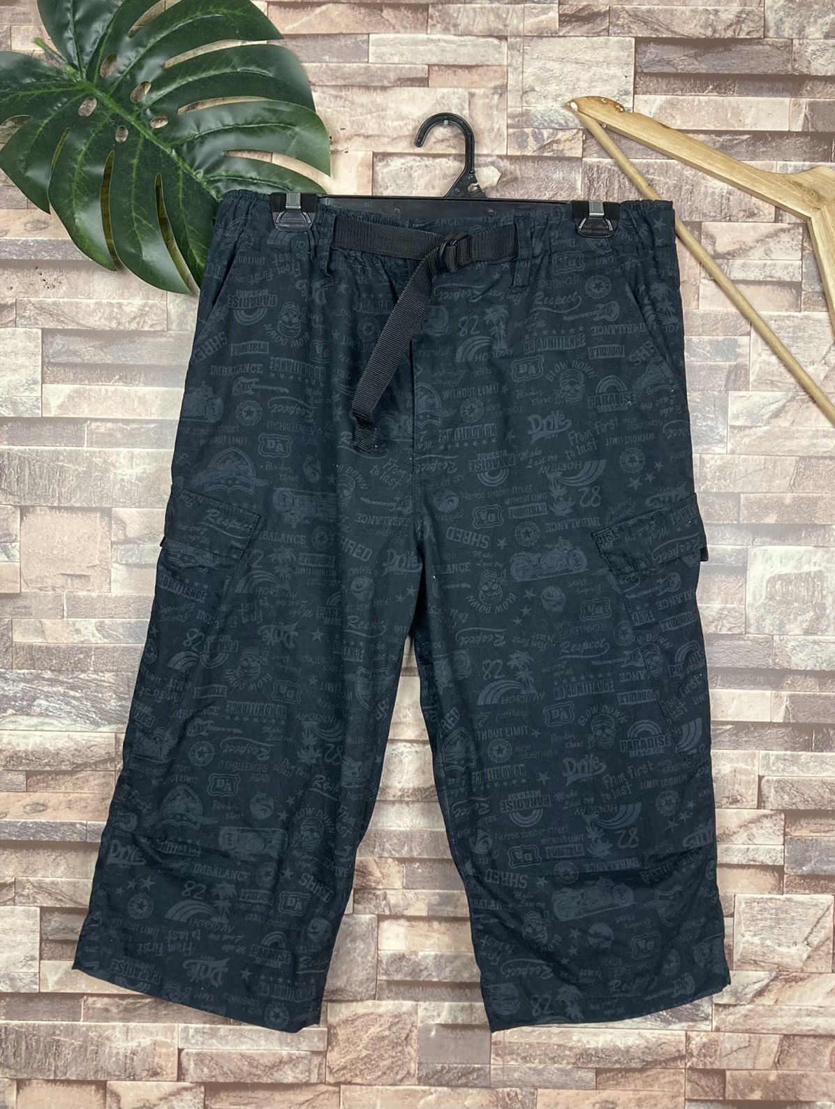 Japanese Brand Surf Style Cargo Cropped Pants Size US 32 / EU 48 - 1 Thumbnail