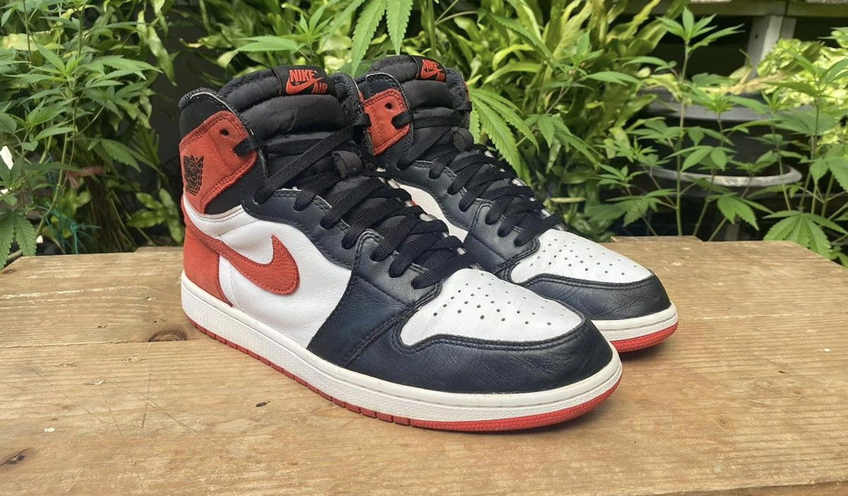 Jordan Brand 🔥 Nike Air Jordan 1 Retro High OG Track Red 2018 Size US 11 / EU 44 - 5 Thumbnail