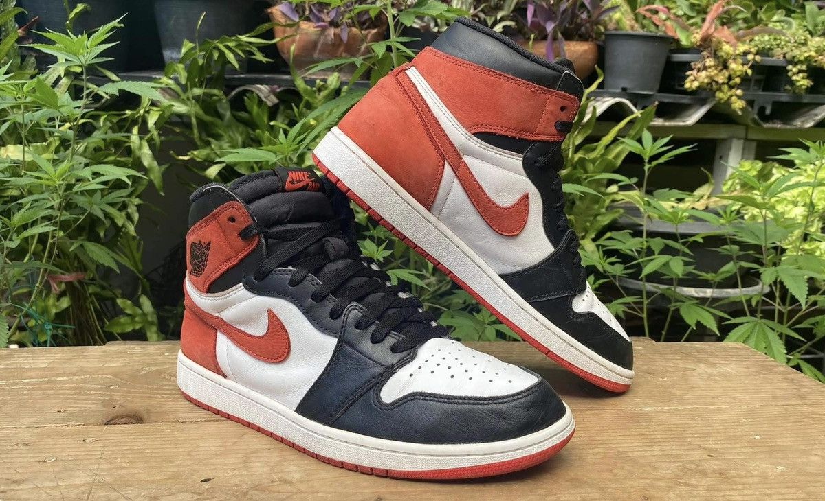 Jordan Brand 🔥 Nike Air Jordan 1 Retro High OG Track Red 2018 Size US 11 / EU 44 - 4 Thumbnail