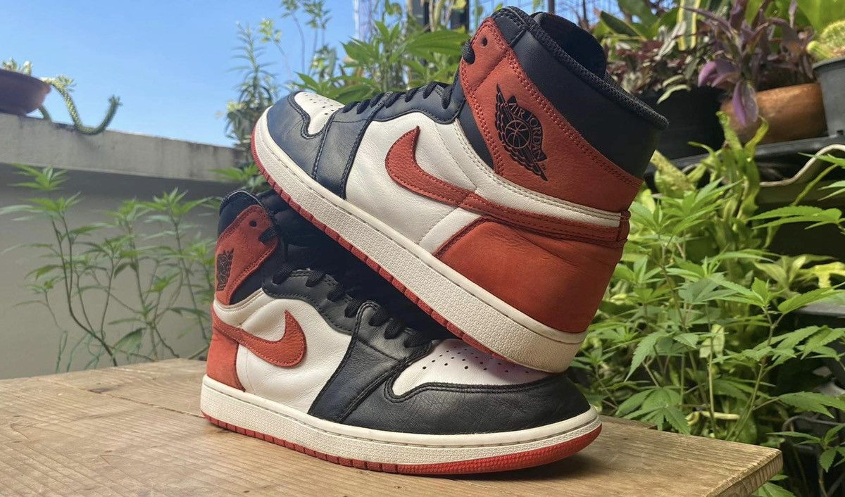 Jordan Brand 🔥 Nike Air Jordan 1 Retro High OG Track Red 2018 Size US 11 / EU 44 - 2 Thumbnail