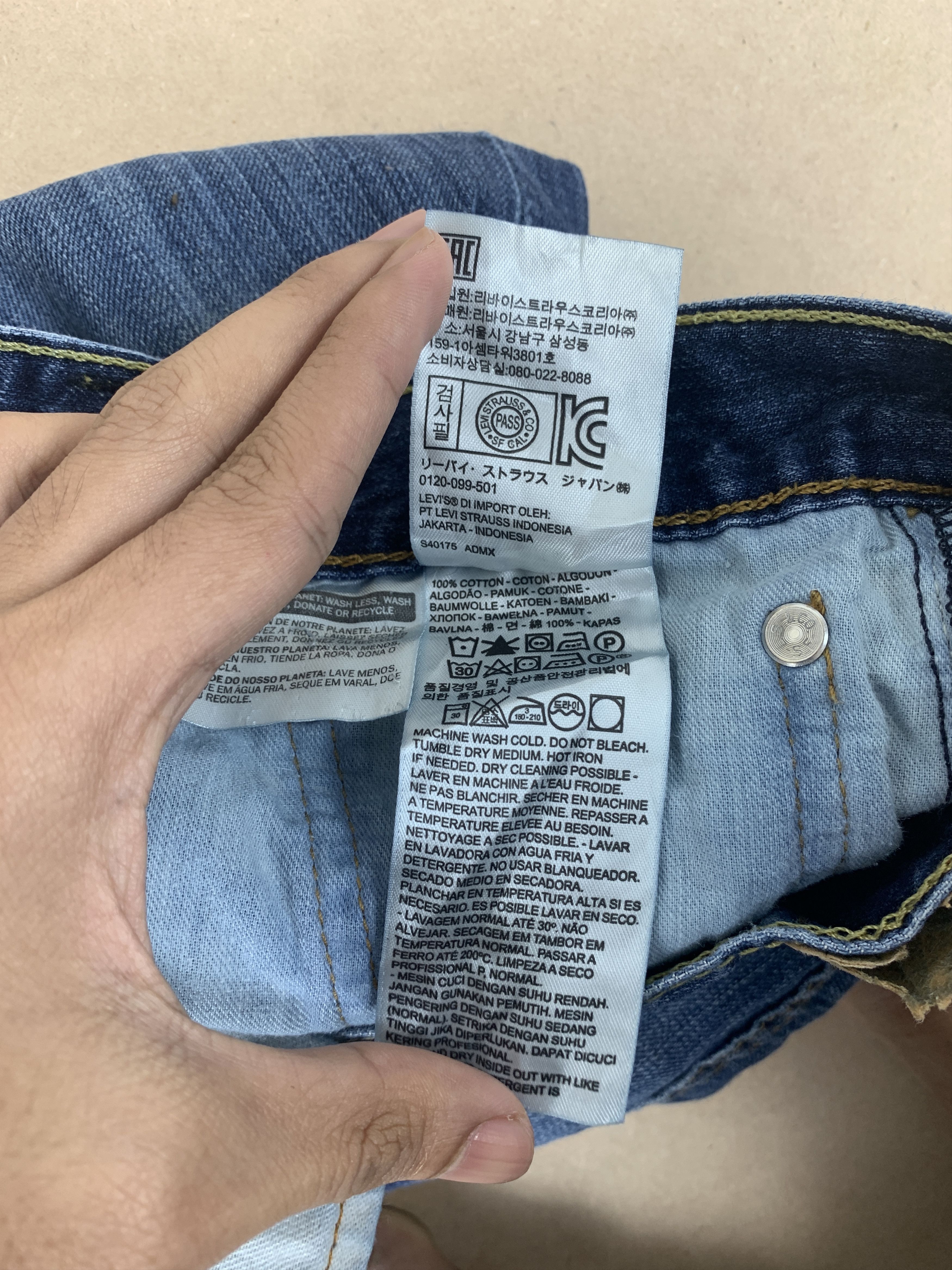 Levi's Vintage LEVI'S 514 Faded Straight Cut Mid Wash Jeans Size US 32 / EU 48 - 10 Thumbnail