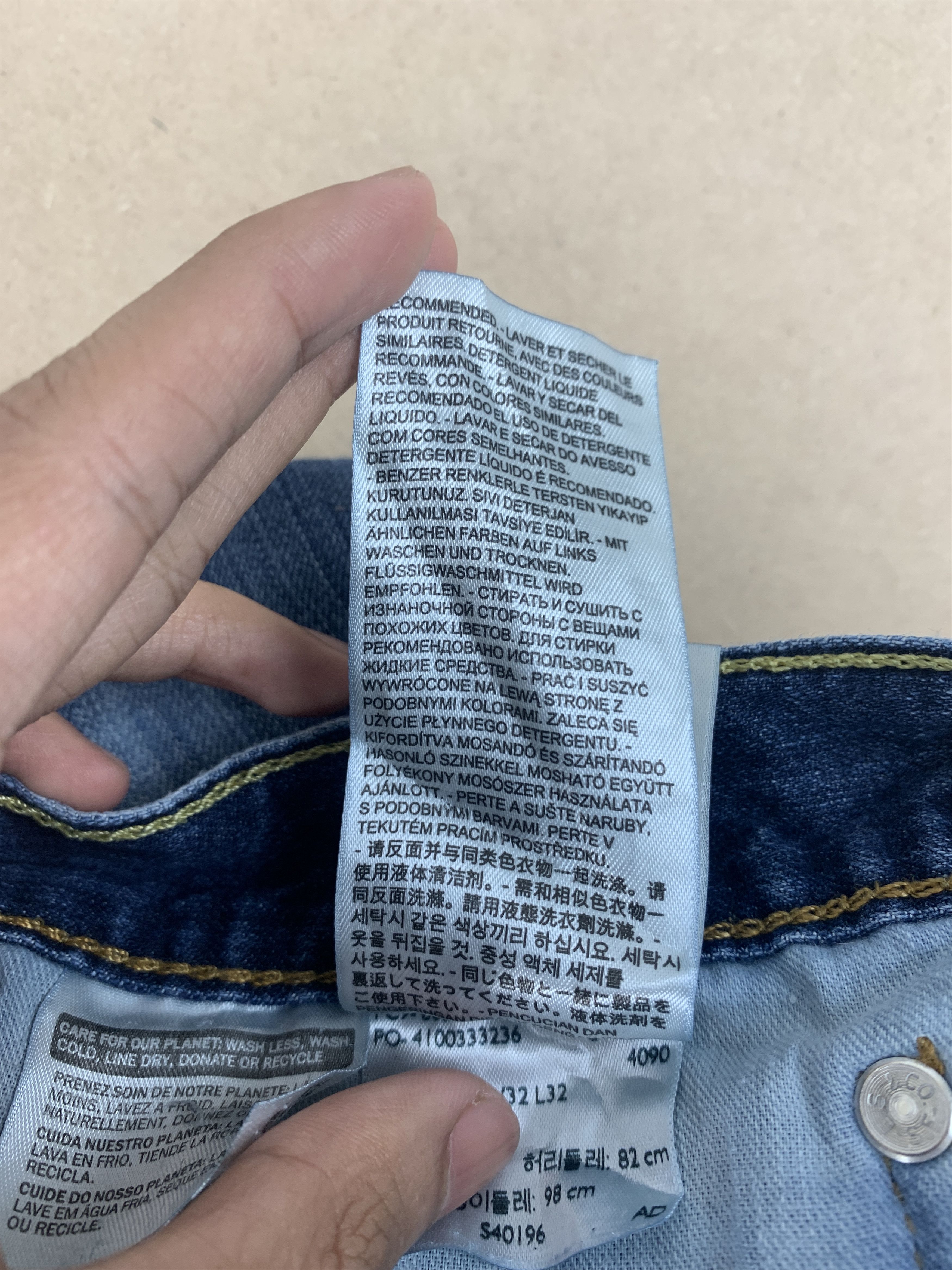 Levi's Vintage LEVI'S 514 Faded Straight Cut Mid Wash Jeans Size US 32 / EU 48 - 11 Thumbnail