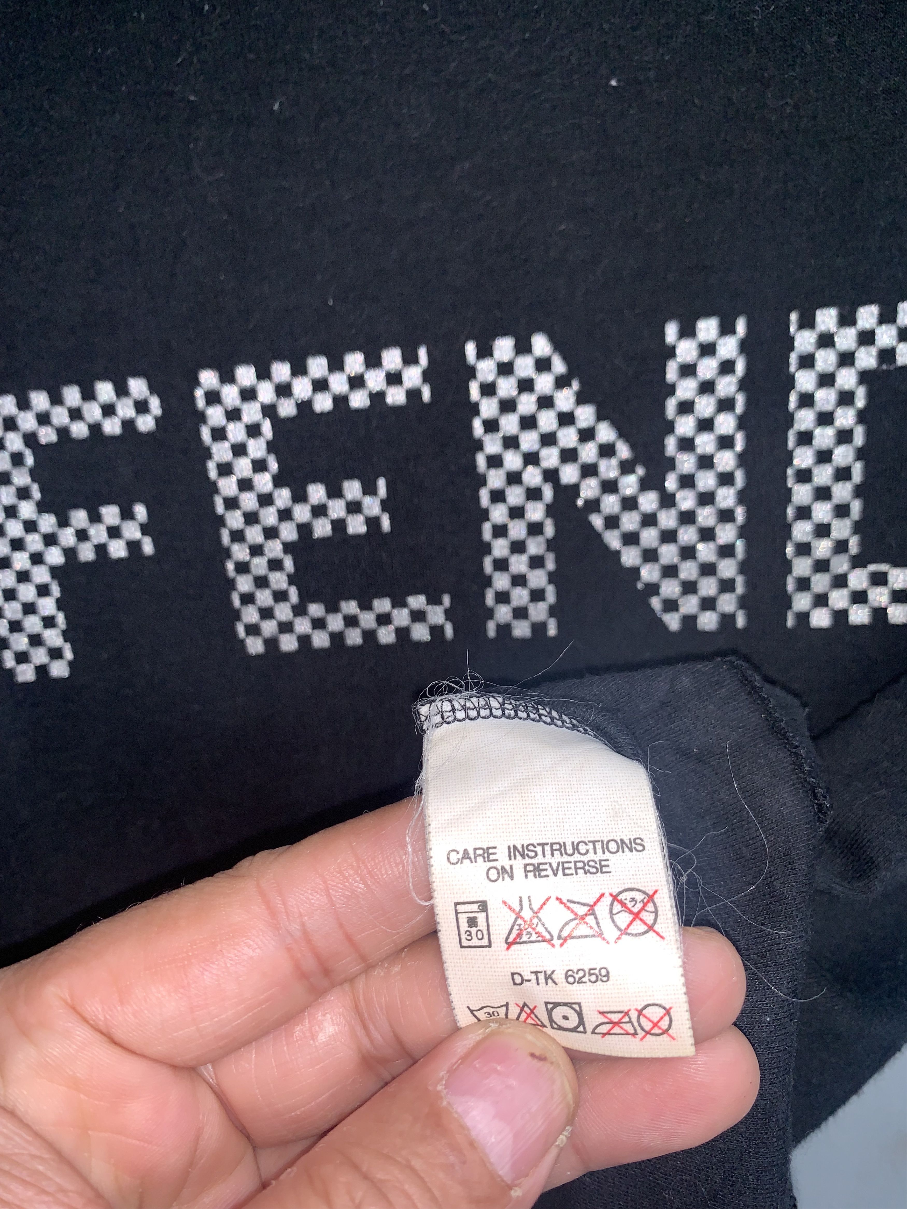 Vintage Vintage Fendi Spellout Long Sleeve Tee Size S / US 4 / IT 40 - 2 Thumbnail