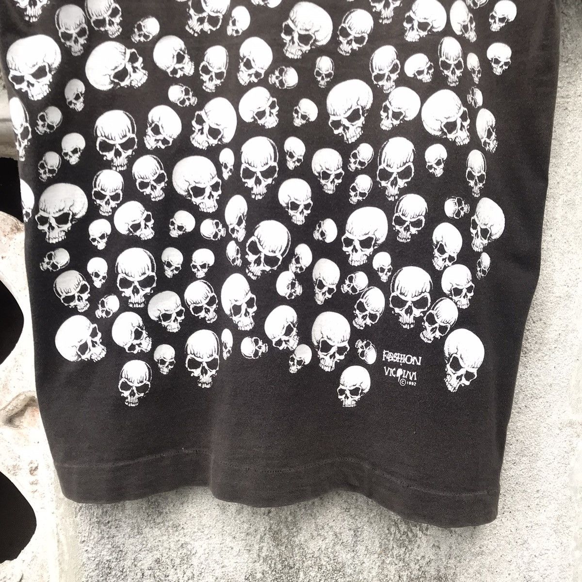 Vintage Vintage 1992 Fashion victim Skullprint mirror black faded Size US L / EU 52-54 / 3 - 12 Thumbnail